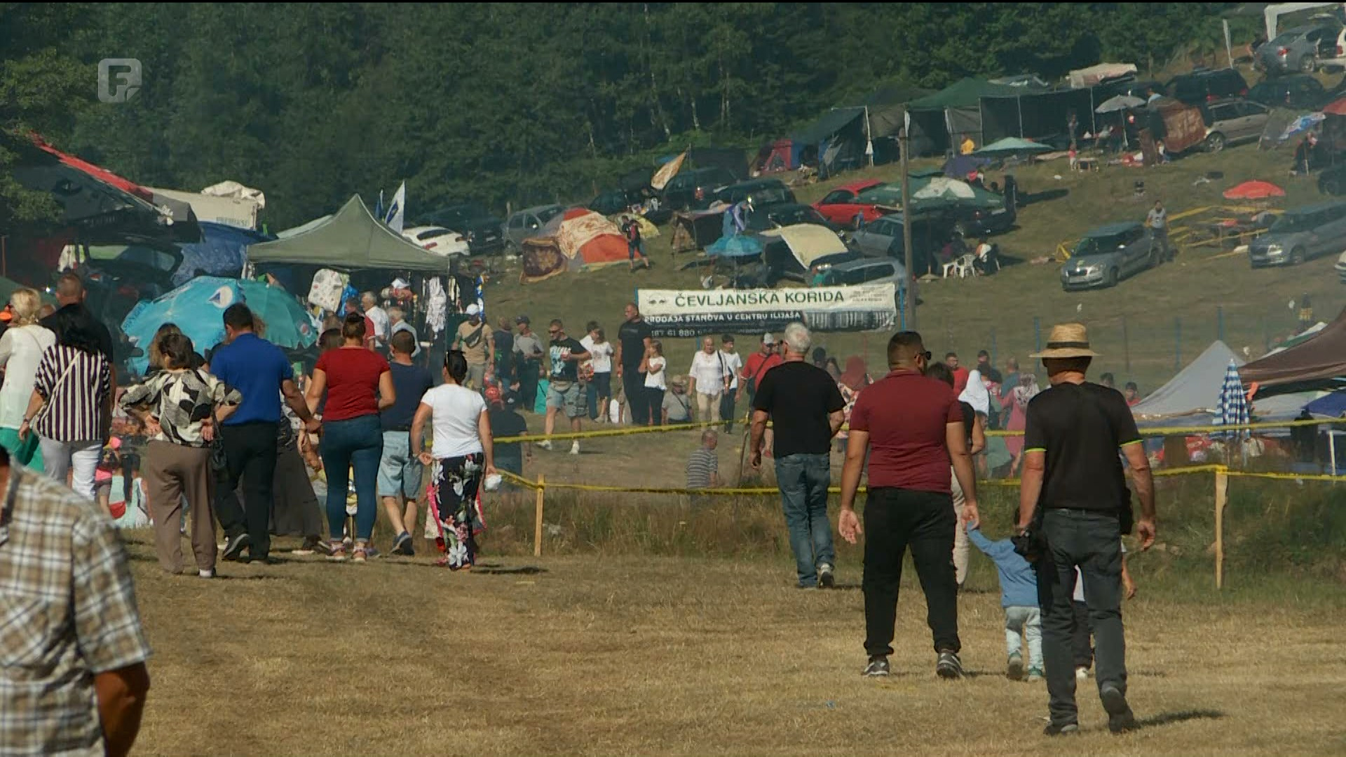 Muzika, kolo, pečenje, piće i borba bikova - nakon tri godine pauze